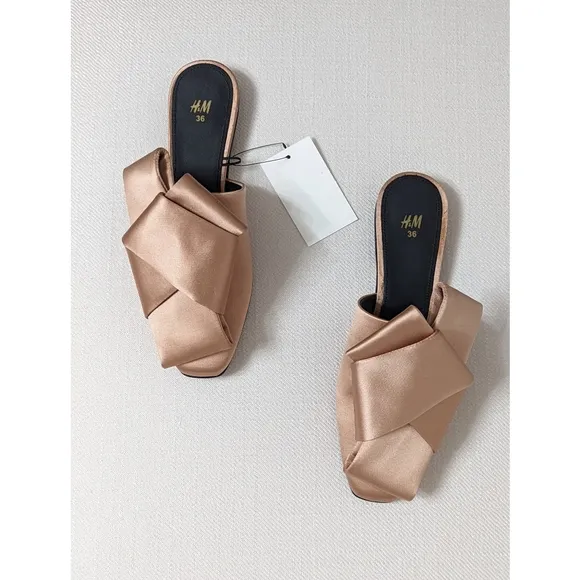 H&amp;M Powder Pink Silk blend Flat Closed Toe Mules with front Bow Women's Size 5.5