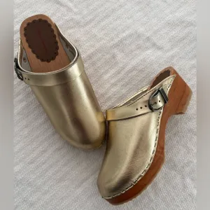 Hanna Andersson Girls Gold Clogs