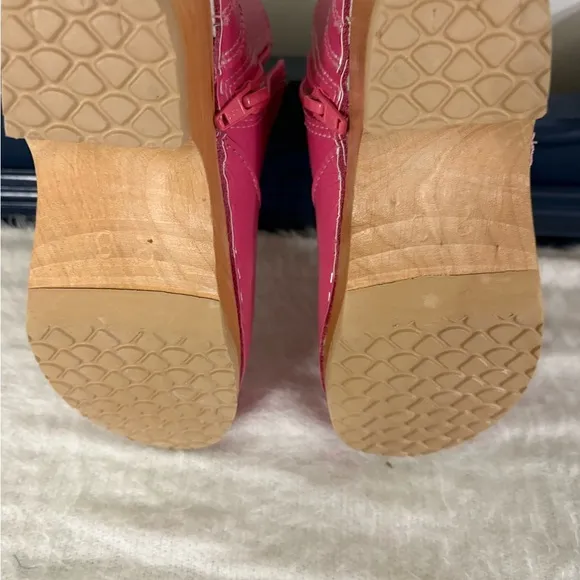 Hanna Andersson Swedish clogs/boots Barbie Pink  with Wing Accents Size 28