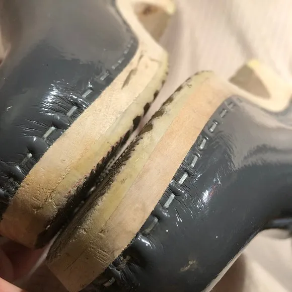 Hanna Andersson Swedish grey pat. leather clogs, 8