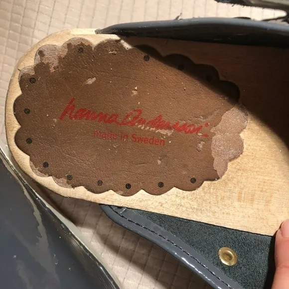 Hanna Andersson Swedish grey pat. leather clogs, 8