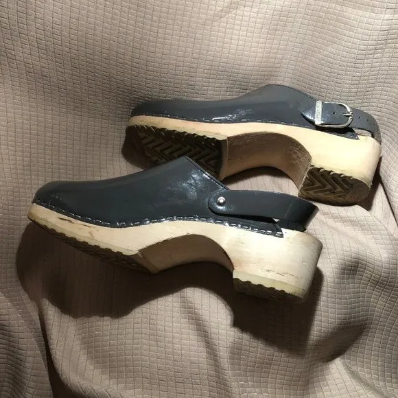 Hanna Andersson Swedish grey pat. leather clogs, 8