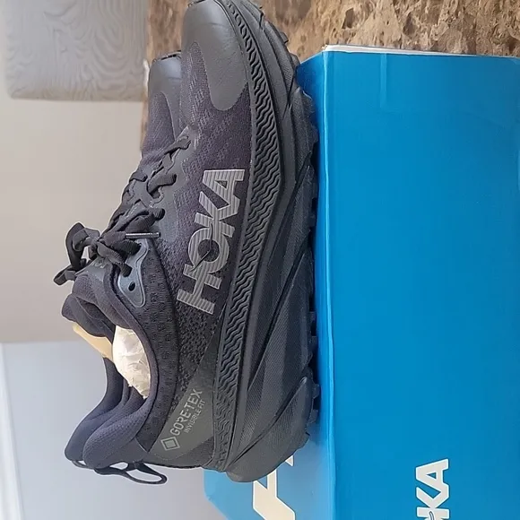 Hoka Challenger Woman's Black Running Shoes Size 10B
