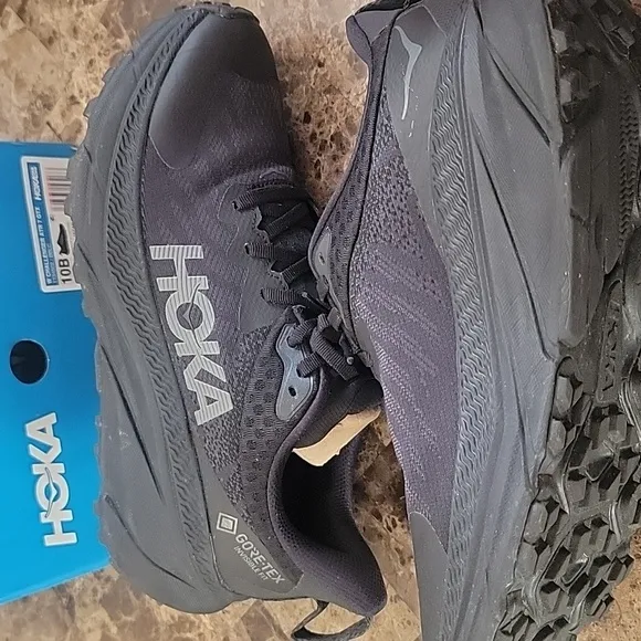 Hoka Challenger Woman's Black Running Shoes Size 10B