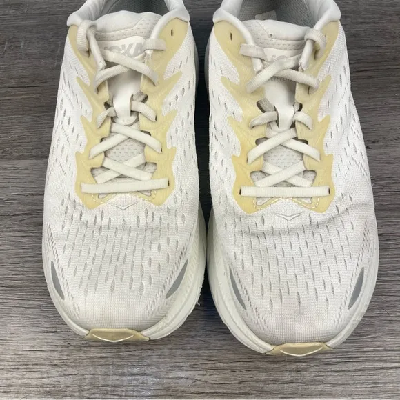 Hoka Clifton 8 Size 10B Men’s White GUC