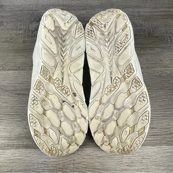 Hoka Clifton 8 Size 10B Men’s White GUC