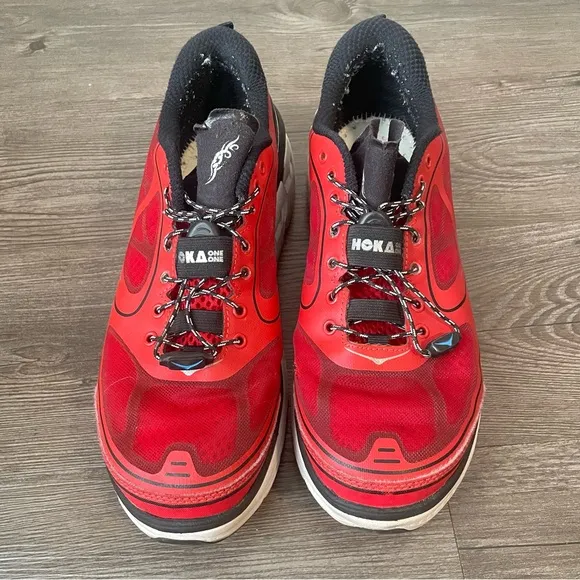 Hoka Conquest Men's Red Athletic Road Running Sneakers Shoes Sz 9 read
