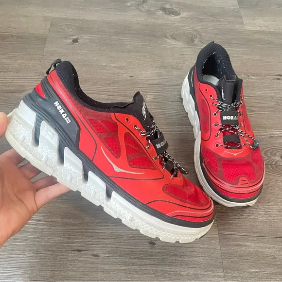 Hoka Conquest Men's Red Athletic Road Running Sneakers Shoes Sz 9 read