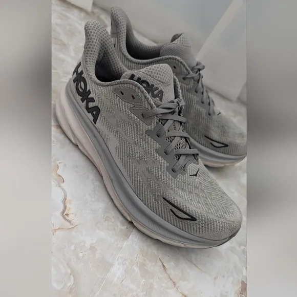 Hoka Man's Clifton 9 Running Shoes  Gray  Trainers Gym Shoes Size 11.5D