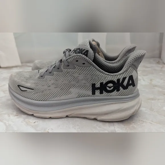 Hoka Man's Clifton 9 Running Shoes  Gray  Trainers Gym Shoes Size 11.5D