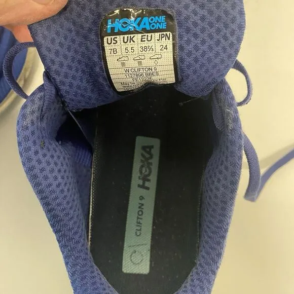 Hoka One One Clifton 9 Womens Size 7B Blue Athletic Running Shoes 3654