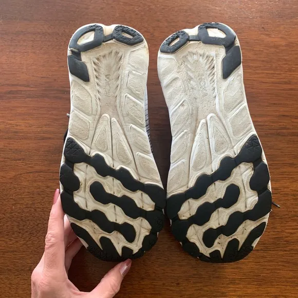 Hoka Rincon 3 Running Shoes Lightweight Cushioned Sneakers Black White Mens 8.5