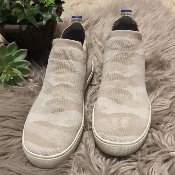 HP🎉-Gorgeous Rothy’s Chelsea Boot Style Slip On Shoe-Camo Sand-Sz 8.5-EUC