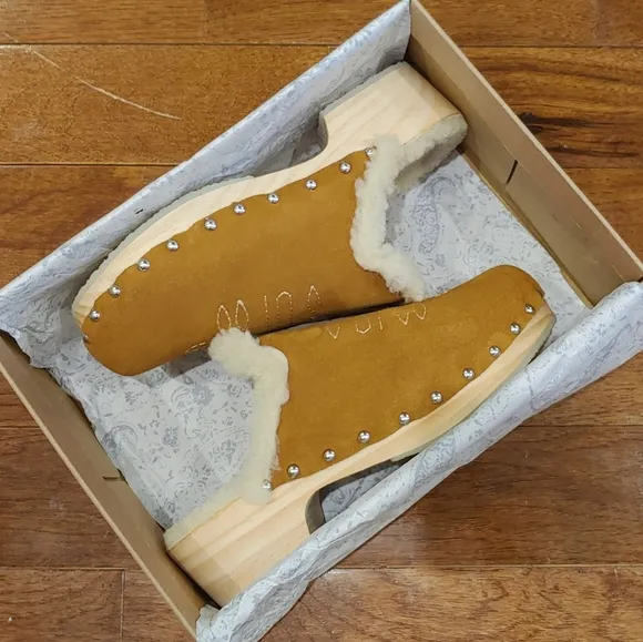 HTF Anthropologie Pilcro Shearling-Lined Clog
