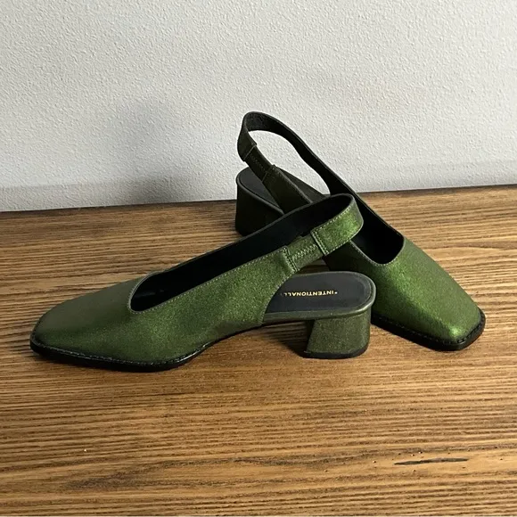 Intentionally Blank Patty Green Sparkle Slingback Leather Heels, New in Box