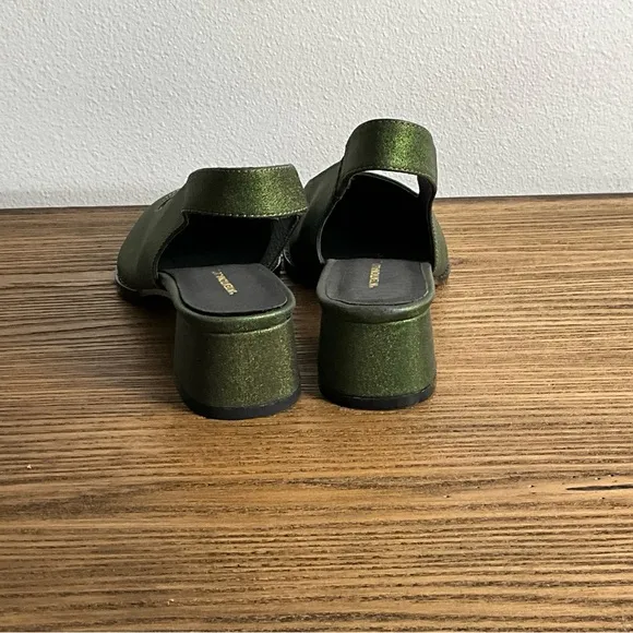 Intentionally Blank Patty Green Sparkle Slingback Leather Heels, New in Box