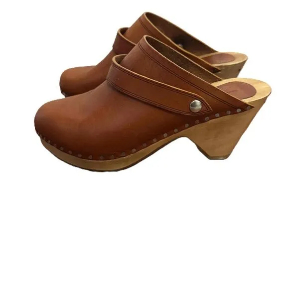 Isabel Marant Tan Studded Leather Clogs Mules Size 35