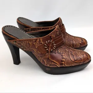 Isabella Fiore Embossed Floral Leather Platform Clogs Cowgirl Boho Western 6