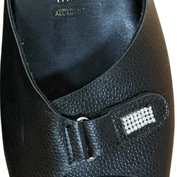 Italian Shoemakers Black Mules Comfortable Design