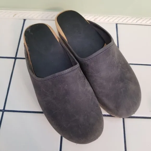 J Crew 7 Italy Wooden Clogs Mules Distressed Oiled Leather Comfort