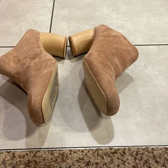 JEFFERY Campbell woman’s light tan suede mules