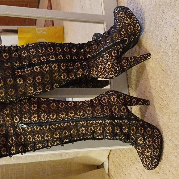Jeffrey Campbell Free People batallion crochet victorian military boots 7