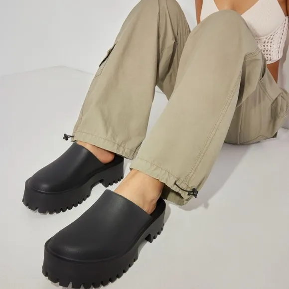 Jeffrey Campbell Play Clogge Platform Clogs Mule Black 8 NWT