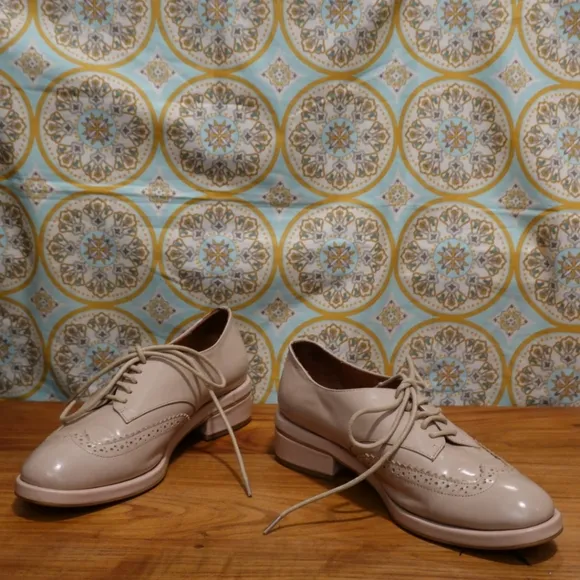 JEFFREY CAMPBELL Townie Nude Smooth Leather Wingtip Oxfords, size 6.5