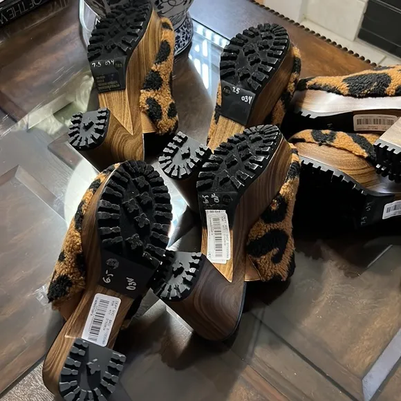 JESSICA SIMPSONWomen's Tollia Cozy Platform Mules