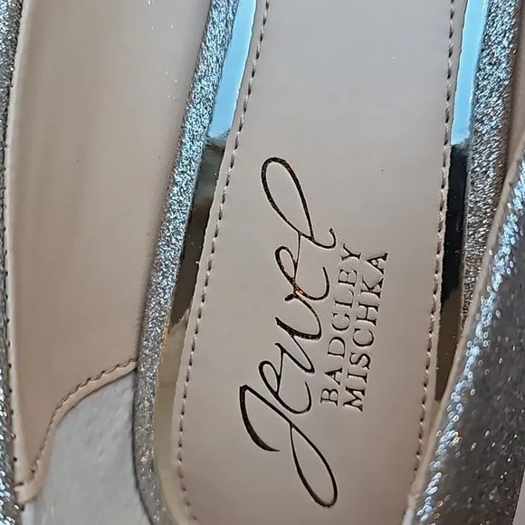 Jewel Badgley Mischka Gold Glitter Royalty Kitten Heels 6.5 NWT