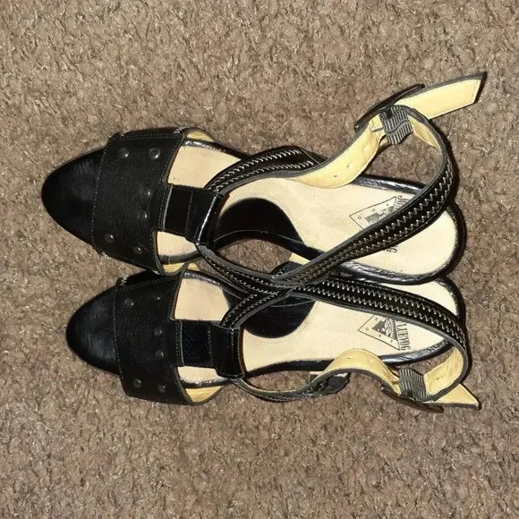 JOHN FLUEVOG-Blind Faith-Parker-Black Patent Studded-Wood Heels-Sz 7.5-Near Mint