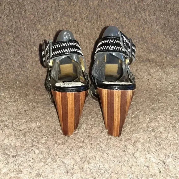 JOHN FLUEVOG-Blind Faith-Parker-Black Patent Studded-Wood Heels-Sz 7.5-Near Mint