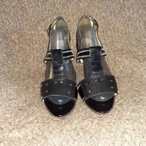 JOHN FLUEVOG-Blind Faith-Parker-Black Patent Studded-Wood Heels-Sz 7.5-Near Mint