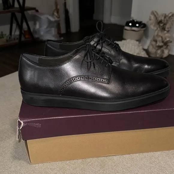 Johnston &amp; Murphy Black Leather Oxfords Classic Design
