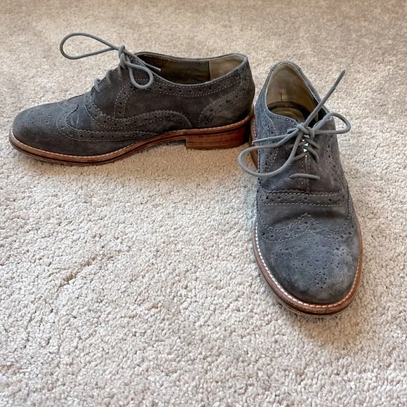 JOHNSTON &amp; MURPHY - Briley Grey Wingtip Suede Oxfords