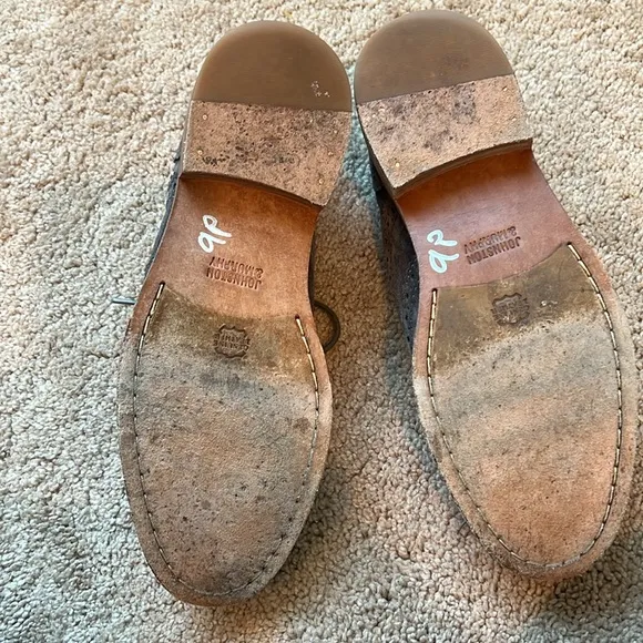 JOHNSTON &amp; MURPHY - Briley Grey Wingtip Suede Oxfords