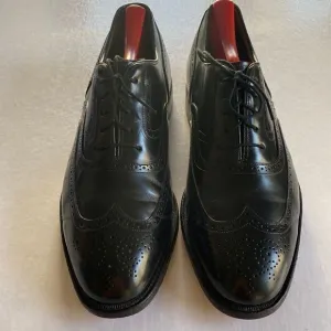 Johnston &amp; Murphy Limited Men’s Black Wingtip Leather Oxfords 9 1/2. Made in USA