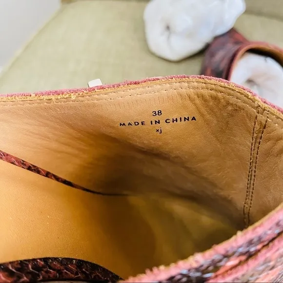 Joie NWOB western snake skin mules