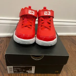 Jordan Max Aura 3 Kids' Red Sneakers