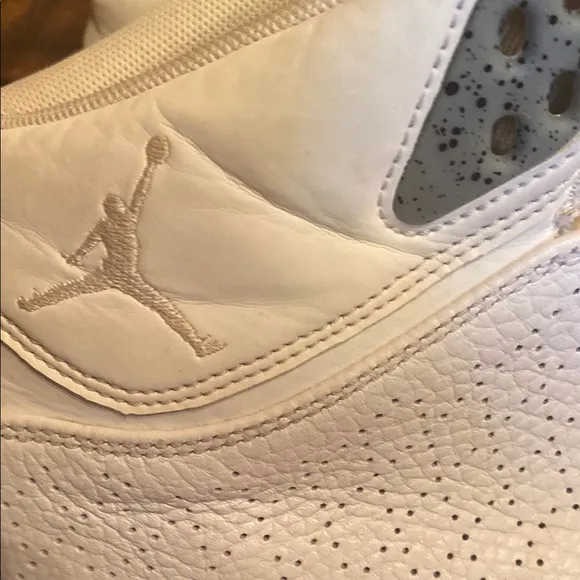 Jordan White Athletic High-Top Shoes