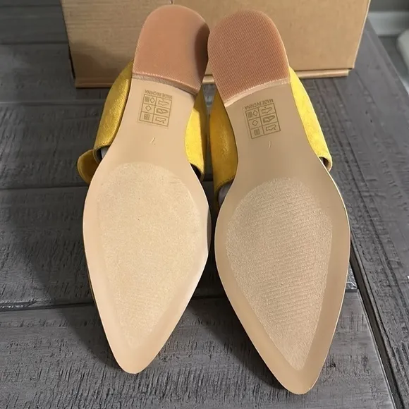 Journee collection Women's Telulah Mules mustard size 7M