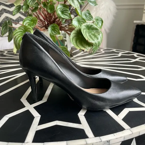 Karl Lagerfeld Paris Black Smooth Leather Kitten Heel Pumps