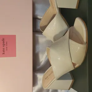 Kate Spade Bone White Venus  Crinkle Patent Leather Block Heel Mules