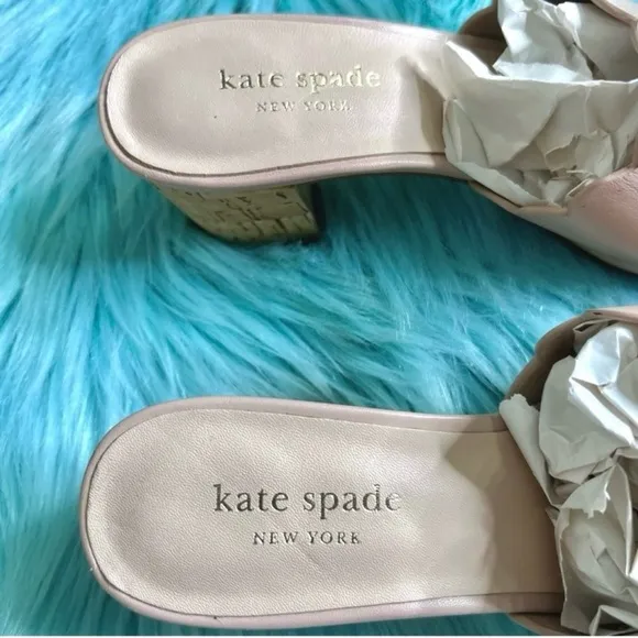 KATE SPADE LEATHER Scalloped Pale Pink Slip On Kitten Heel Mules Women’s 6