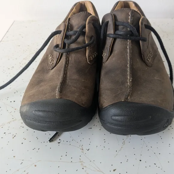 Keen Brown and Black Oxfords with Durable Rubber Toe Cap 100% Leather Size 6.5