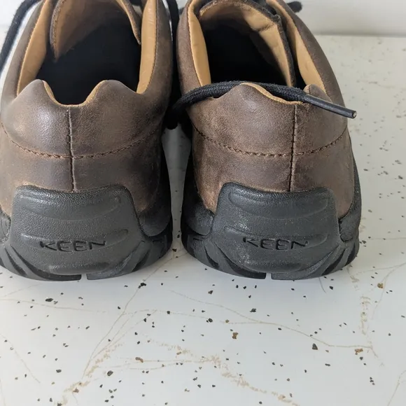 Keen Brown and Black Oxfords with Durable Rubber Toe Cap 100% Leather Size 6.5