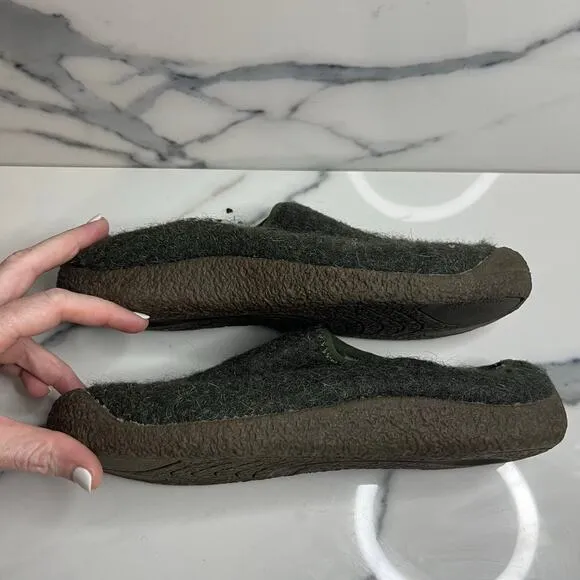 KEEN | Women's Green Wool Embroidered Comfort Outdoor Mule Clogs Sz 10