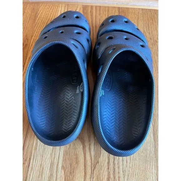 Keen Yogui Arts Clog Men's Size‎ 10 Gray Graphite Lightweight Summer Slip On