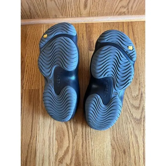 Keen Yogui Arts Clog Men's Size‎ 10 Gray Graphite Lightweight Summer Slip On