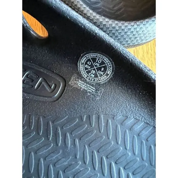 Keen Yogui Arts Clog Men's Size‎ 10 Gray Graphite Lightweight Summer Slip On